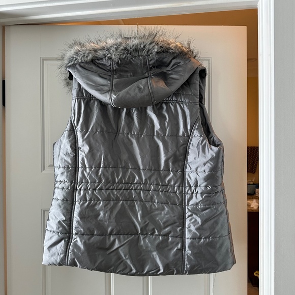 Vest - Picture 2 of 2